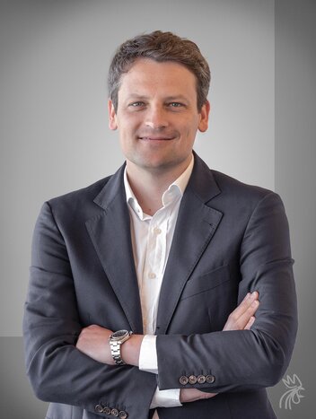 BERNHARD SCHÖNHUBER BERNHARD SCHÖNHUBER